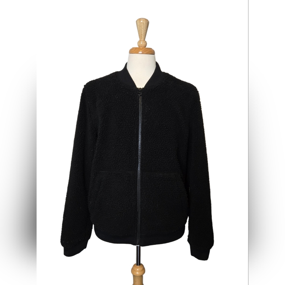 Levi’s Black Sherpa Bomber Jacket‎ with Camo Lining Size L Fall Layering